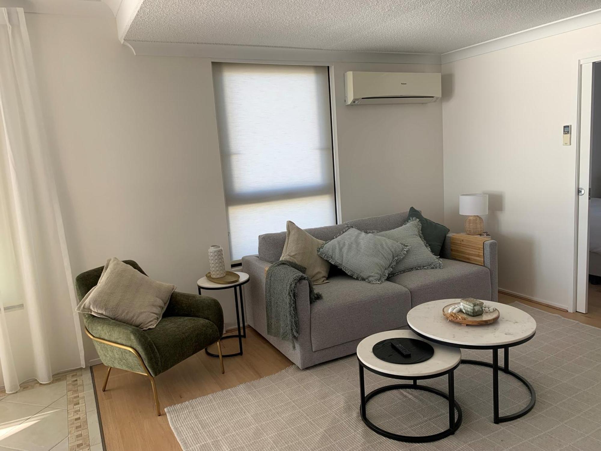 La Pacifique Apartment *